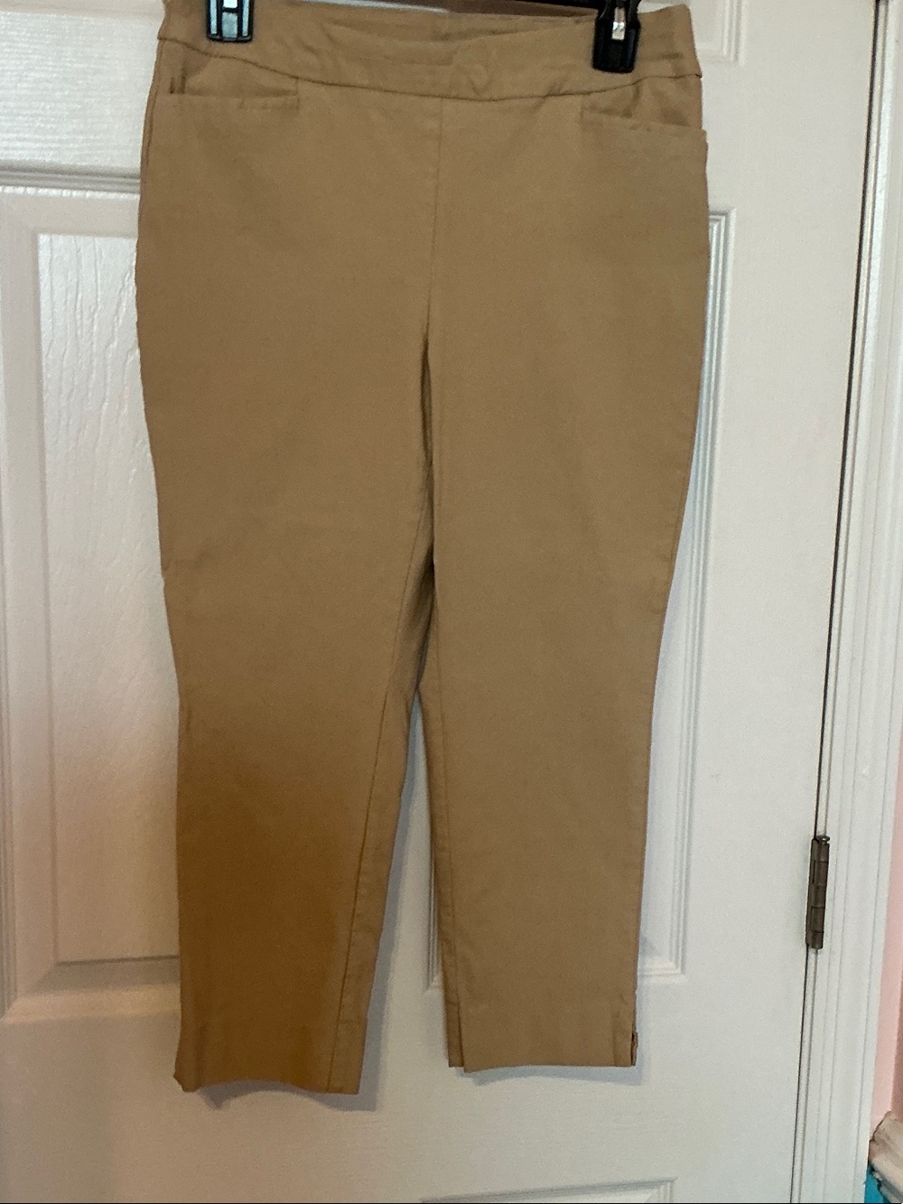 Chico's Tan Pull-On Capri Pants